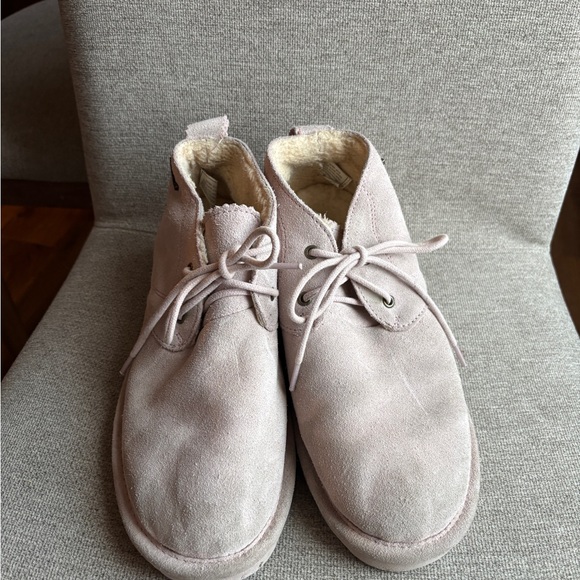 Bearpaw Women's Suede Chukka Skye Shoes Size 9 Light Lavender - Picture 3 of 10